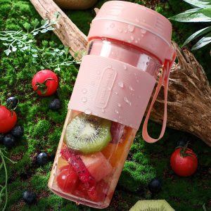 a new type of simple, convenient and small wireless juicer